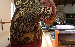 Kelly, Lea, and other girls show their asses