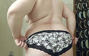 Tg bbw maryjane taking a shower