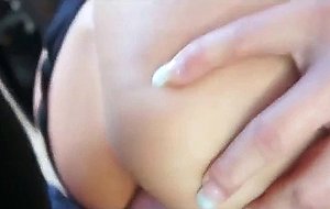 Couple sneaks in a quick fuck n suck in the car