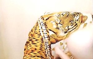 - 19yo teen shows red hairy pussy