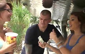 Girls flash amazing tits in cash stunt