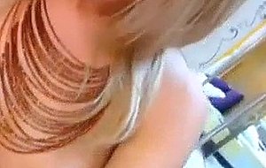 Amateur webcam sexy teen plays solo