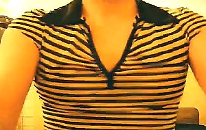 Amateur crossdresser stripping on cam