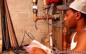 Ebony amateur hunk masturbating before work 
