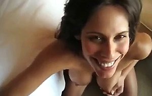 Amateur latina milf works the felation for cum