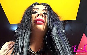 Taniaq jerking her big cock