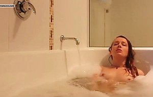 Teen masturbating in the bathtub 