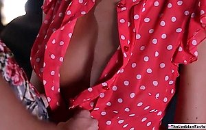 Sexy babe licked by her canadian gf 