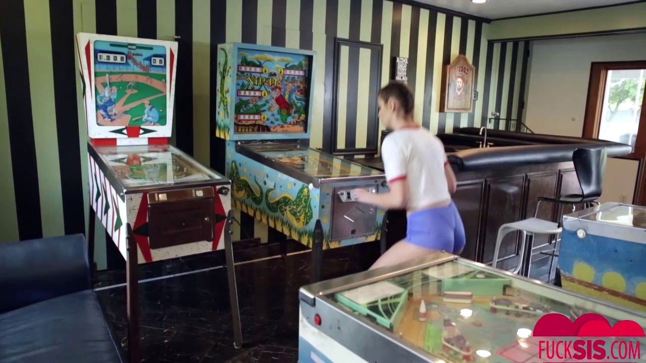 Scarlett mae in teen pinball wizard hits the creampie jackpot HD porn -  SEXTVX.COM