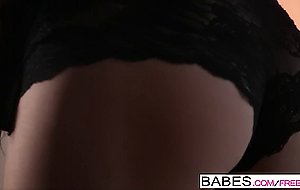Babes cassie laine - masturbating at home