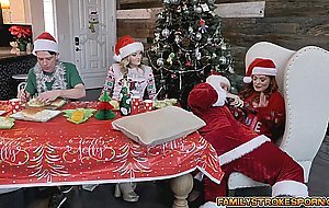 Horny family in the midst of an orgiastic Christmas session