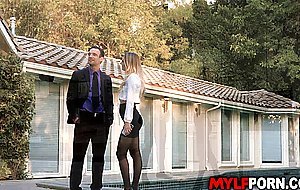 Beautiful agent Natalia Starr fucks with her client