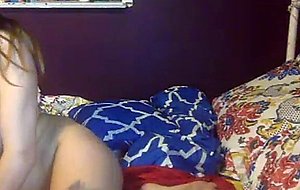 Busty woman masturbates 