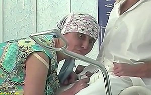 Ugly hairy 85 years old mom fisted by her doctor 