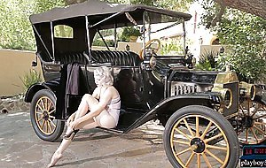 Marylin Monroe tribute by Russian MILF blonde Mosh