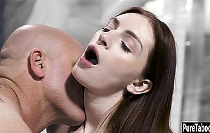 Sexy big ass teen got fucked because of experiment