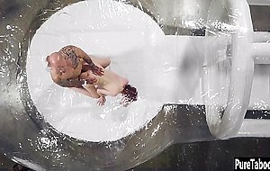 Sexy big ass teen got fucked because of experiment