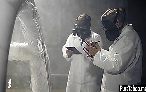 Sexy big ass teen got fucked because of experiment