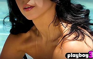 Latina babe exposed sweet shaved pussy after posing