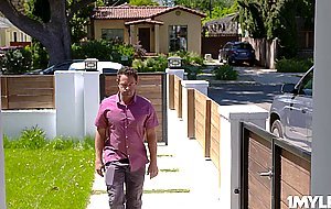 Cheating milf Amber Chase suckign the studs meat and riding him