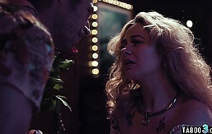 Chubby MILF Siouxsie Q saying thanks to a stranger after he saved her life