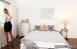 Teen chick Aften Opal feels horny and is ready to FUCK
