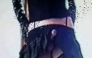 Mature whore jerking