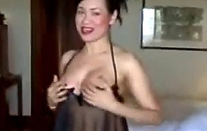 Please cum on my asian face ! 