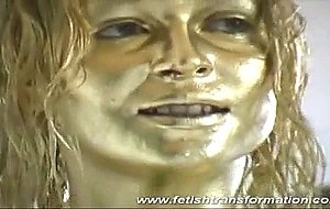 Gold hot statue of Renata