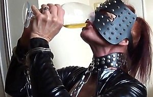 Slave Mom used as pissoir