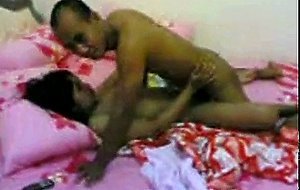 Indon Main Atas Katil Kawan Merakam