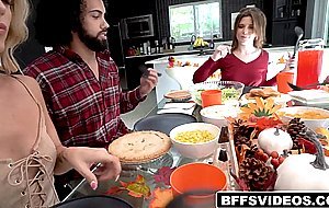 Thanksgiving dinner turns into pussy pounding