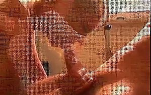 Heiss deutsche Milf fickt jungen Schwanz