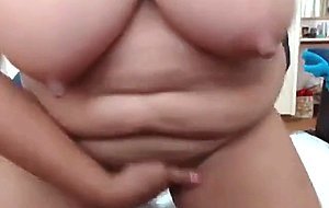 Pinay Camgirl Granny Rubs Pussy