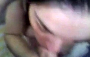 elle se prend une faciale