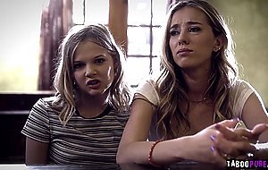 Brad convince Coco and Haley to try threesome