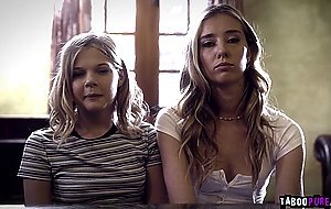 Brad convince Coco and Haley to try threesome