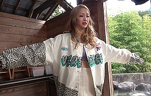 Honb-254 m man silently trains outdoors