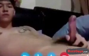 asian twink jerking off on bed on cam (1'12'')