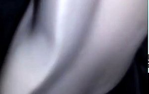 NEGRA PELUDA COM VIBRADOR