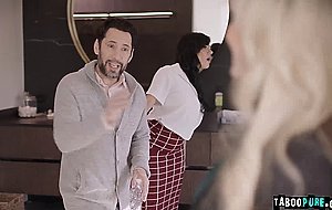 Slutty agent Lilly Bell seduced his client Tommy Pistol