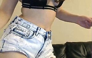 Gorgeous Cam Babe Get Naked and Masturbate