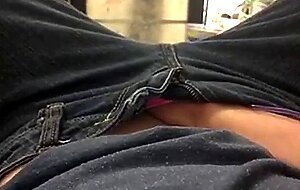 Masturbation fille en Jeans avec Vibro