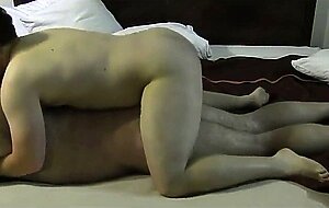 El osito se folla a Papa Oso - Parte 2