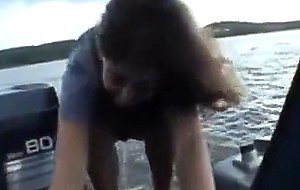 Amateurs intense fuck on a boat