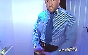 Empresario Barbudo: Punheta Solo Amadora