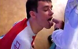 Twink's Amateur Blowjob Bukkake