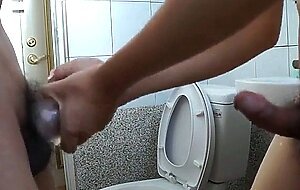 Asian Handjob: Amateur Takes a Fine Shot
