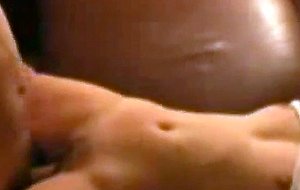 Baise amateur sur le canape