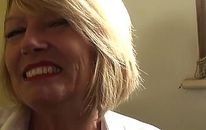 Busty english GILF fuckfingering herself